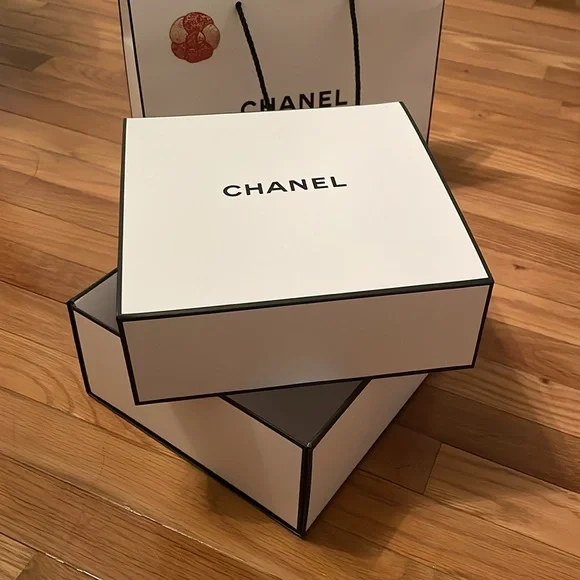 Chanel bundle - Picture 3 of 6